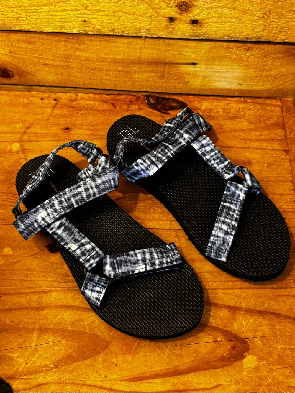 Time and Tru Sport Sandals – Black & Gray – Size 9